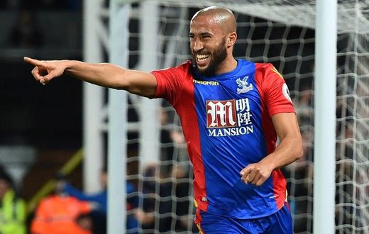 Crystal Palace's English midfielder Andros Townsend celebrates after scoring the opening goal of the English Premier League football match between Crystal Palace and Arsenal at Selhurst Park in south London on April 10, 2017