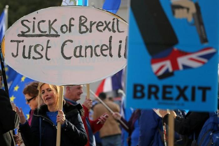 A Mental Health Foundation survey found that Brexit had made 43% of Britons feel powerless, 39% angry and 38% worried