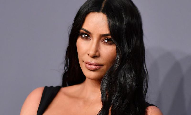 Kim Kardashian Shared No-Makeup Psoriasis Selfie