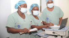 Theatre staff at the Nairobi Hospital during a past operation (Twitter)
