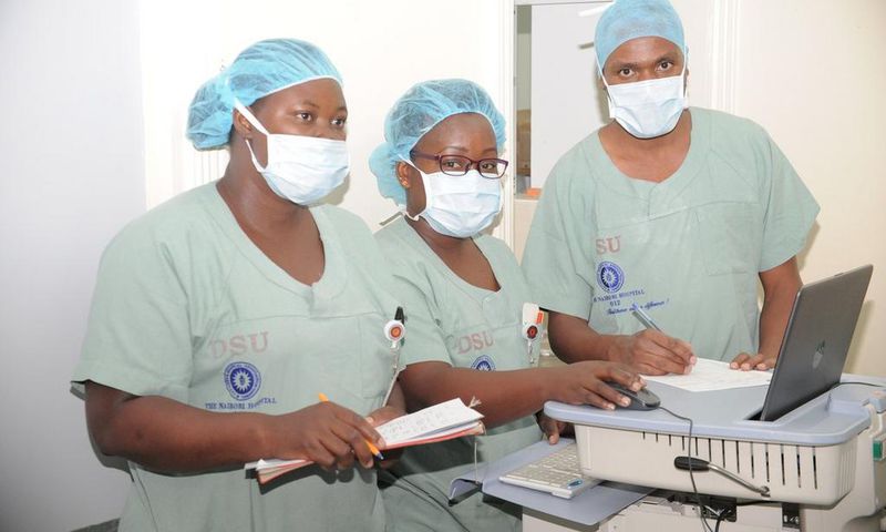 Theatre staff at the Nairobi Hospital during a past operation (Twitter)