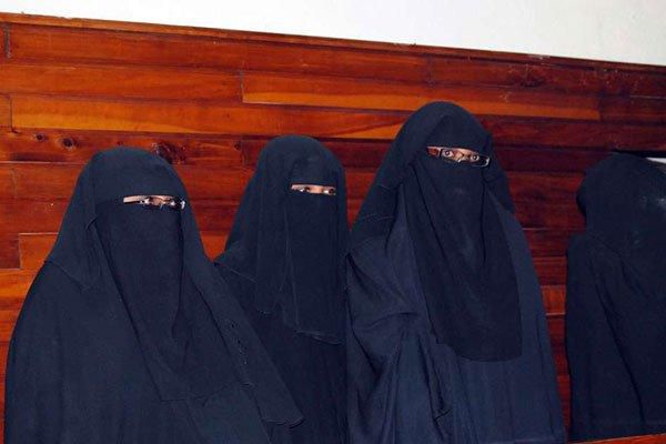 Four suspected terrorists arraigned in Mombasa in 2015 after Halima Adan Ali allegedly helped them travel for terror-related activities (Daily Nation)