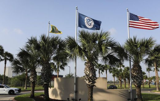 In South Texas, Path to Middle Class Starts With Border Job