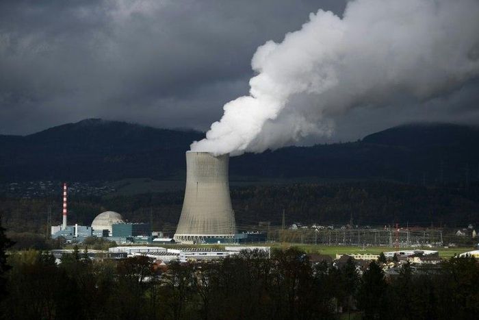 Switzerland could gradually replace the power from its ageing nuclear reactors with renewable sources