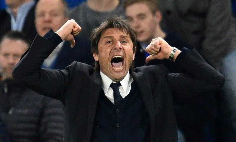 Chelsea's Italian head coach Antonio Conte reacts during the English Premier League match between Chelsea and Manchester City at Stamford Bridge in London on April 5, 2017