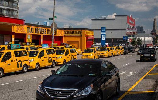 Rides in Manhattan's most snarled areas should cost more, judge rules