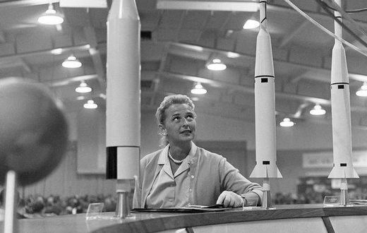 Geraldyn M Cobb, who found a glass ceiling in space, dies at 88