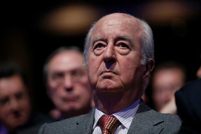 Former French prime minister Edouard Balladur has told his lawyers to challenge the charges against him over alleged kickbacks in an arms deal