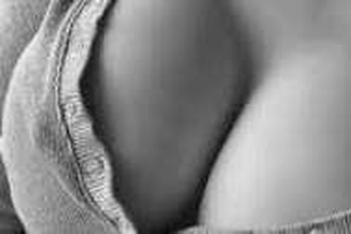 ___5682501___https:______static.pulse.com.gh___webservice___escenic___binary___5682501___2016___10___31___9___Seductive-breasts