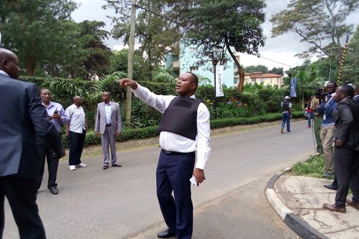 DCI boss George Kinoti at the Dusit complex directing his officers (Twitter)