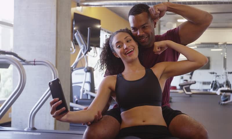 Couple in the gym (cachride)