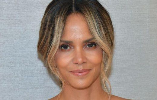 Halle Berry's Abs Are TIGHT