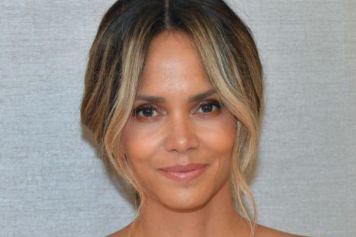 Halle Berry's Abs Are TIGHT