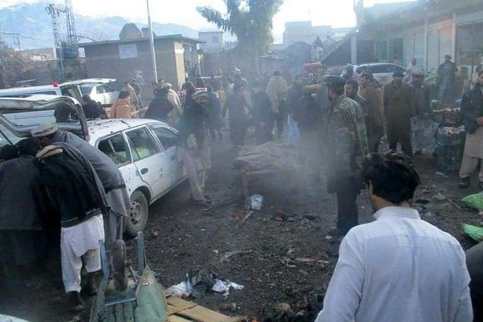 A bomb blast in a mainly Shiite area of Pakistan has been claimed by a Sunni Muslim group