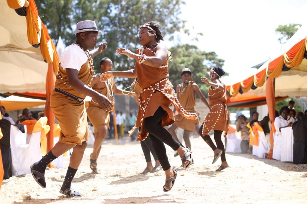 Traditional dance(Antony Trivet)