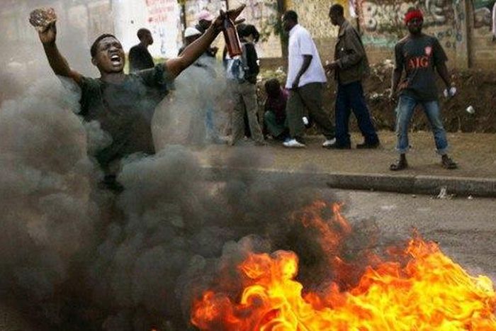 A chaotic scene in Kenya during 2007/08 post election violence