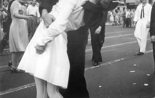 George Mendonsa, 95, Most Likely the Sailor in a Famous Photo, Dies