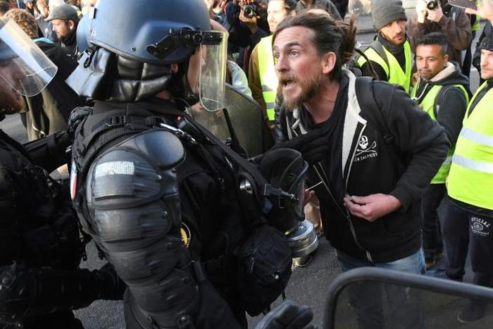 The UN has called for a "full investigation" in police conduct during often violent anti-government "Yellow Vests" protests in France