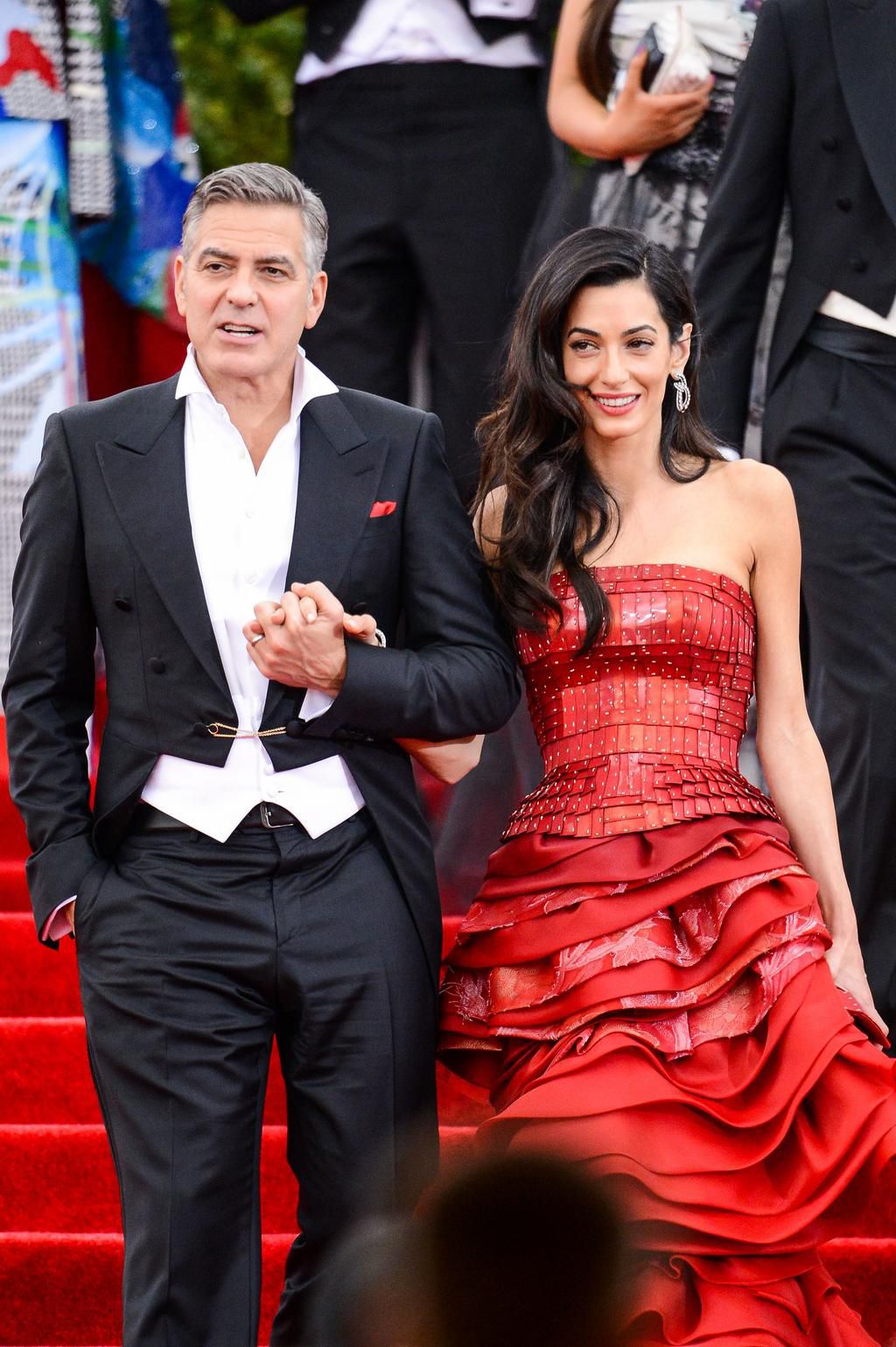 What Amal And George Clooney’s Body Language Reveals About Their Relationship