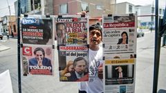 Newspapers with the portrait of former Peruvian President (2001-2006) Alejandro Toledo on their front pages, are displayed for sale in Lima on February 10, 2017