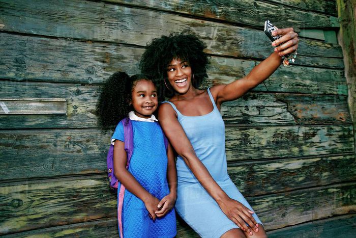 Happy mom and daughter(dissolve)