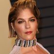 Selma Blair Shares MS Makeup Tutorial