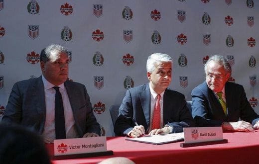 Football bosses from Canada, Mexico and the US announce a bid to become the first three-way co-hosts in the history of FIFA's showpiece tournament