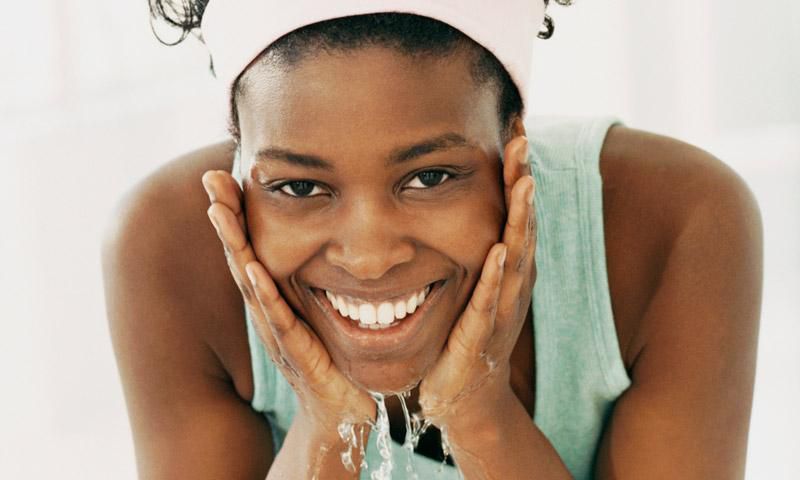 woman-washing-face(Hype Hair)