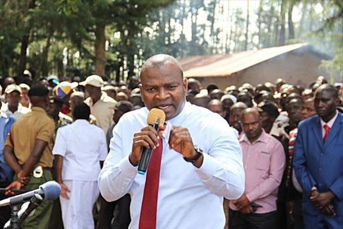 Former Sports and Heritage CS Rashid Echesa He has alleged that his links with DP Ruto cost him his job