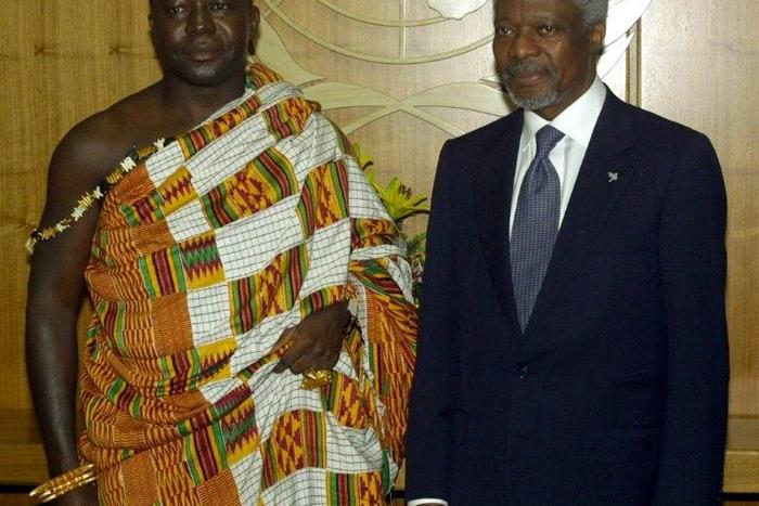Otumfuo Osei Tutu II (L), King of Ashanti Kingdom of Ghana