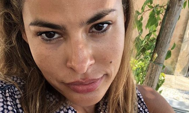 See Eva Mendes's No-Makeup-Look Instagram Selfie