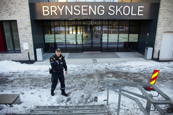 A pupil at Oslo's Brynseng school, which has students between six and 13 years old, threatened a staff member with a bread knife