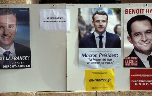 Marine Le Pen (candidate number 2) did not provide campaign posters in time