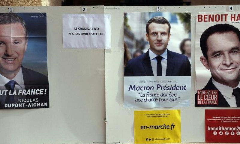 Marine Le Pen (candidate number 2) did not provide campaign posters in time
