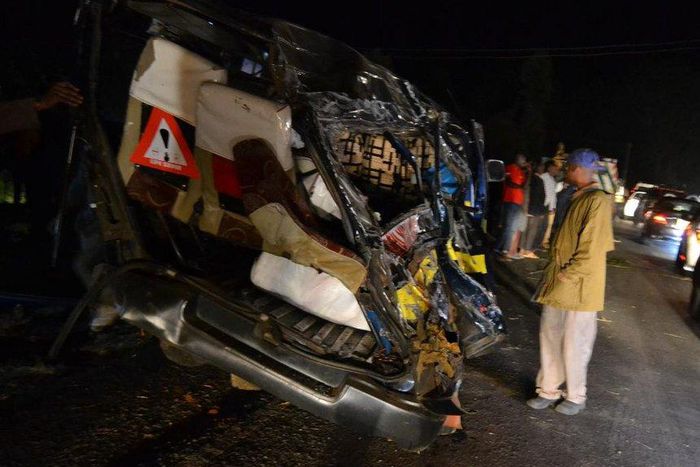 4 dead, several injured in grisly accident