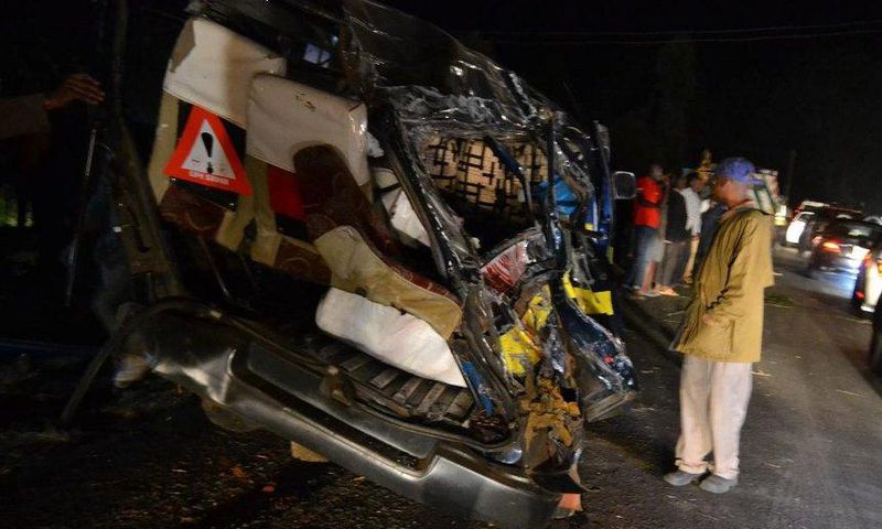 4 dead, several injured in grisly accident