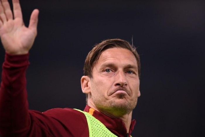 Roma's Francesco Totti waves to supporters after the Serie A match against Juventus, on May 14, 2017