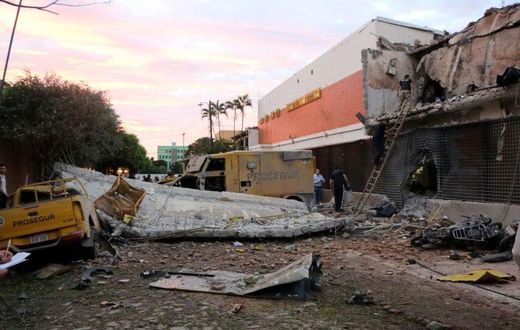 The damage caused by gangsters who used explosives to rob a security company of millions of dollars in Ciudad del Este, Paraguay