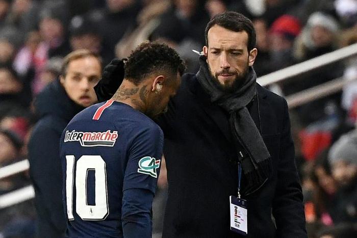 Neymar came off injured in a French Cup tie against Strasbourg last Wednesday