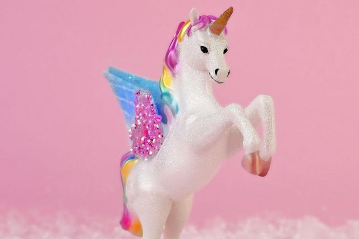 Dr. Pimple Popper Pops 'Unicorn' Cyst On Forehead