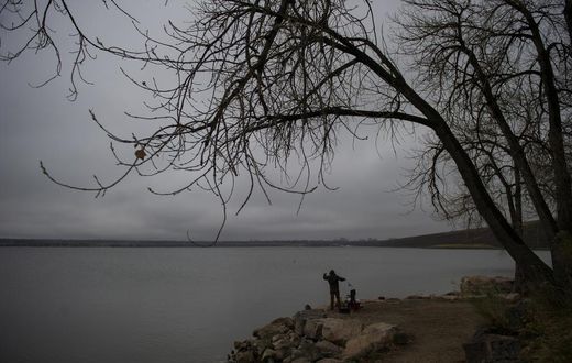 Denver Braces for a Blizzard, a Day After Basking in Spring Sunshine