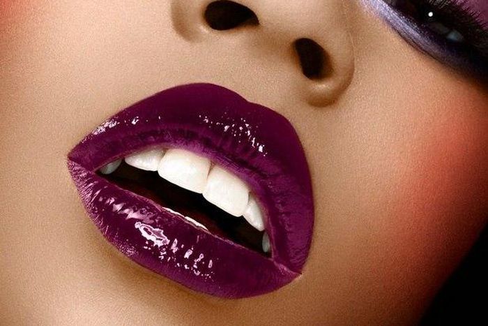 Makeup application (spainnovations)