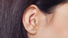 Dr. Pimple Popper Extracts An Earlobe Cyst