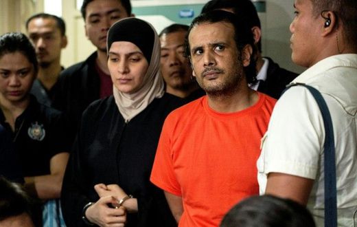 Philippine authorities say they foiled a possible terror attack after arresting a Kuwaiti man and his Syrian wife, both alleged members of the Islamic State (IS) group