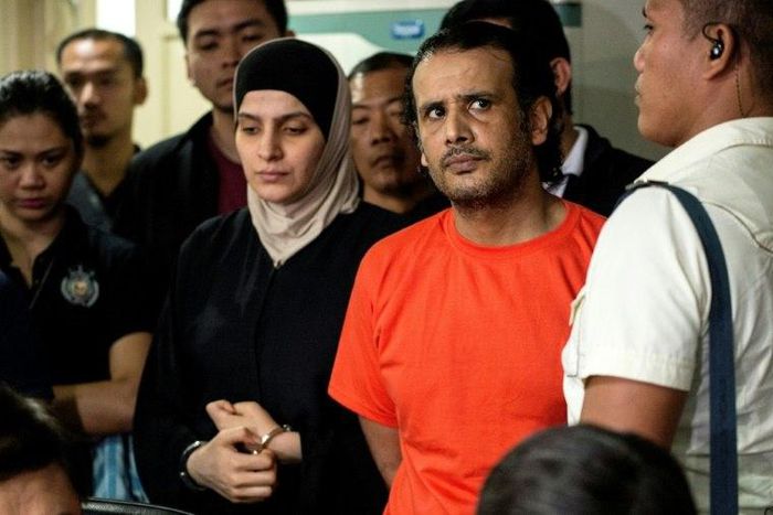 Philippine authorities say they foiled a possible terror attack after arresting a Kuwaiti man and his Syrian wife, both alleged members of the Islamic State (IS) group