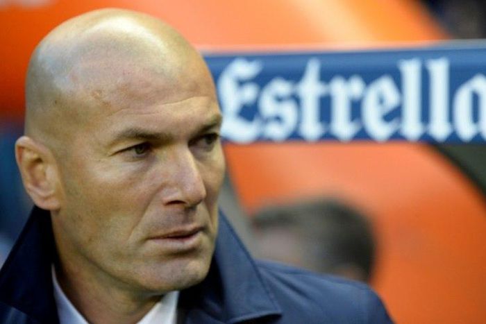 Real Madrid's French coach Zinedine Zidane says he is "far from" the ideas of presidential candidate Marine Le Pen
