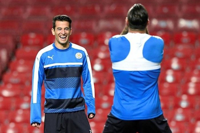 Leicester City's Spanish defender Luis Hernandez (L) takes part in in a training session at the Parken stadium in Copenhagen, on November 1, 2016