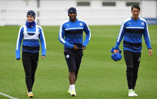 Leicester City'sdefender Ben Chilwell (L), defender Wes Morgan (C) and striker Leonardo Ulloa (R) attend a training session at Leicester City's training complex in Leicester, central England, on April 17, 2017
