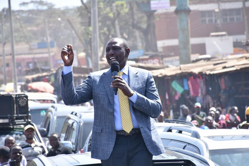 DP William Ruto addresses crowds during a recent visit to Ngong Town, Kajiado County (Twitter)