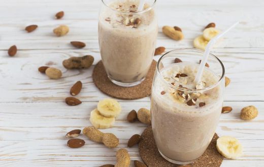 5 Healthy and Delicious Peanut Butter Smoothies